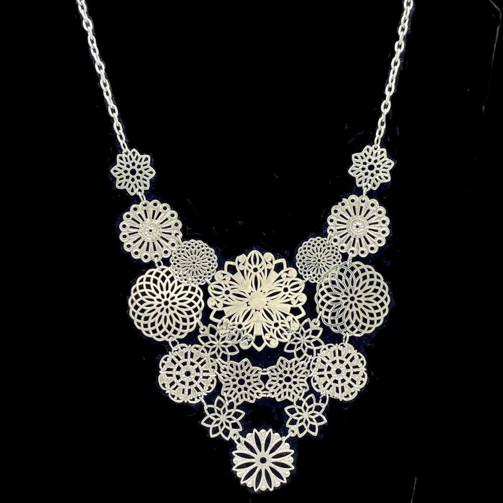 Silver Tone Bib Floral Necklace Open Metal Lightweight Metal Fashion Jewelry 12$